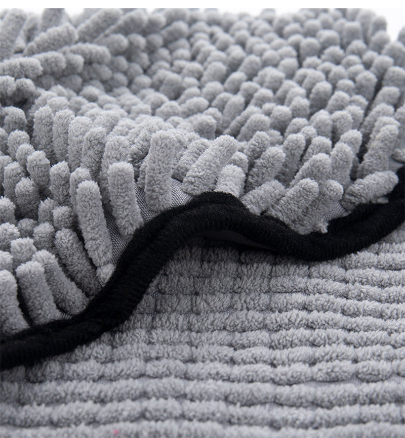 Super-Absorbent Microfiber Pet Bathrobe – Quick-Dry Towel for Dogs & Cats